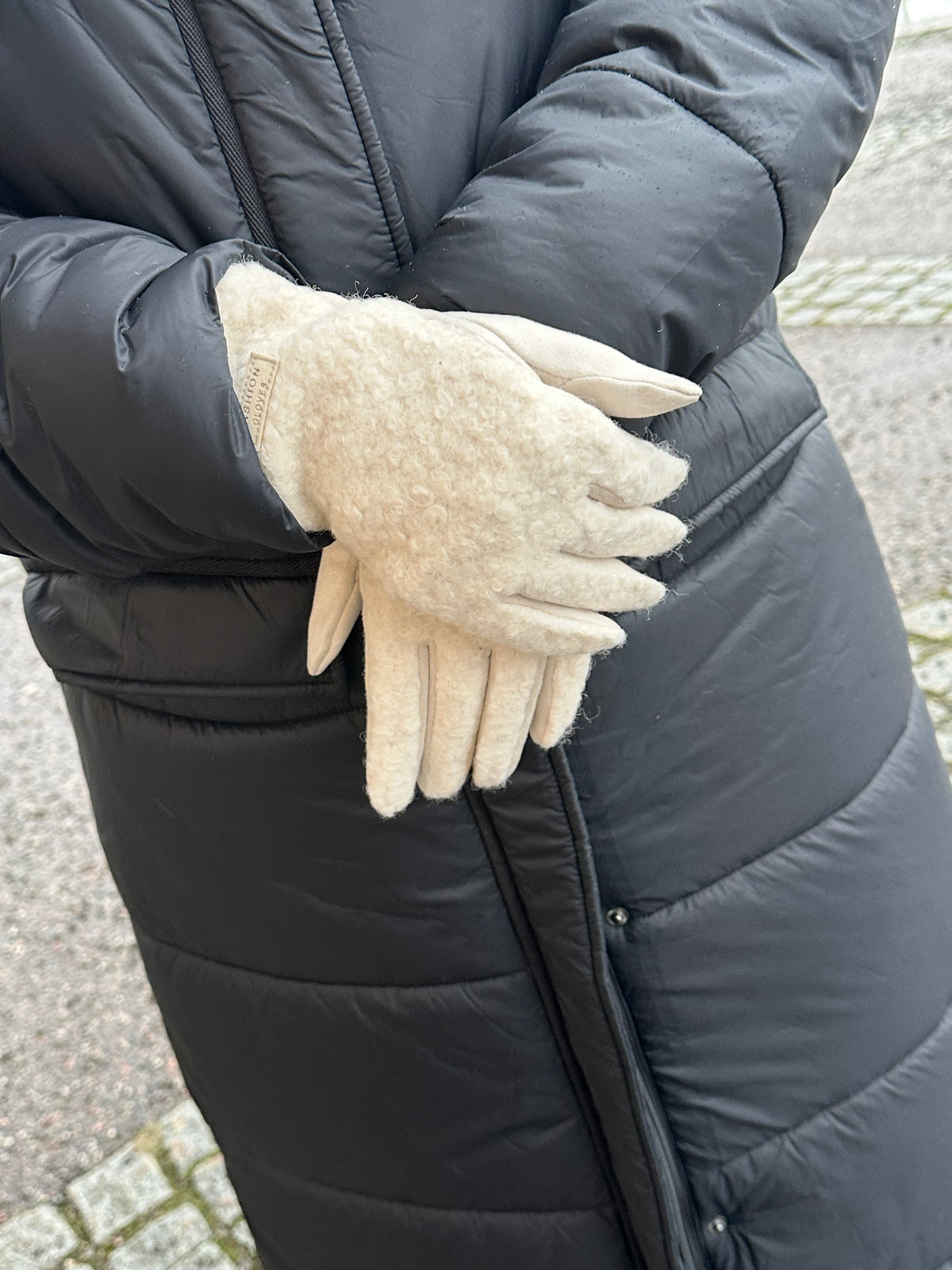 Bouclee sormikkaat luonnonvalkoinen