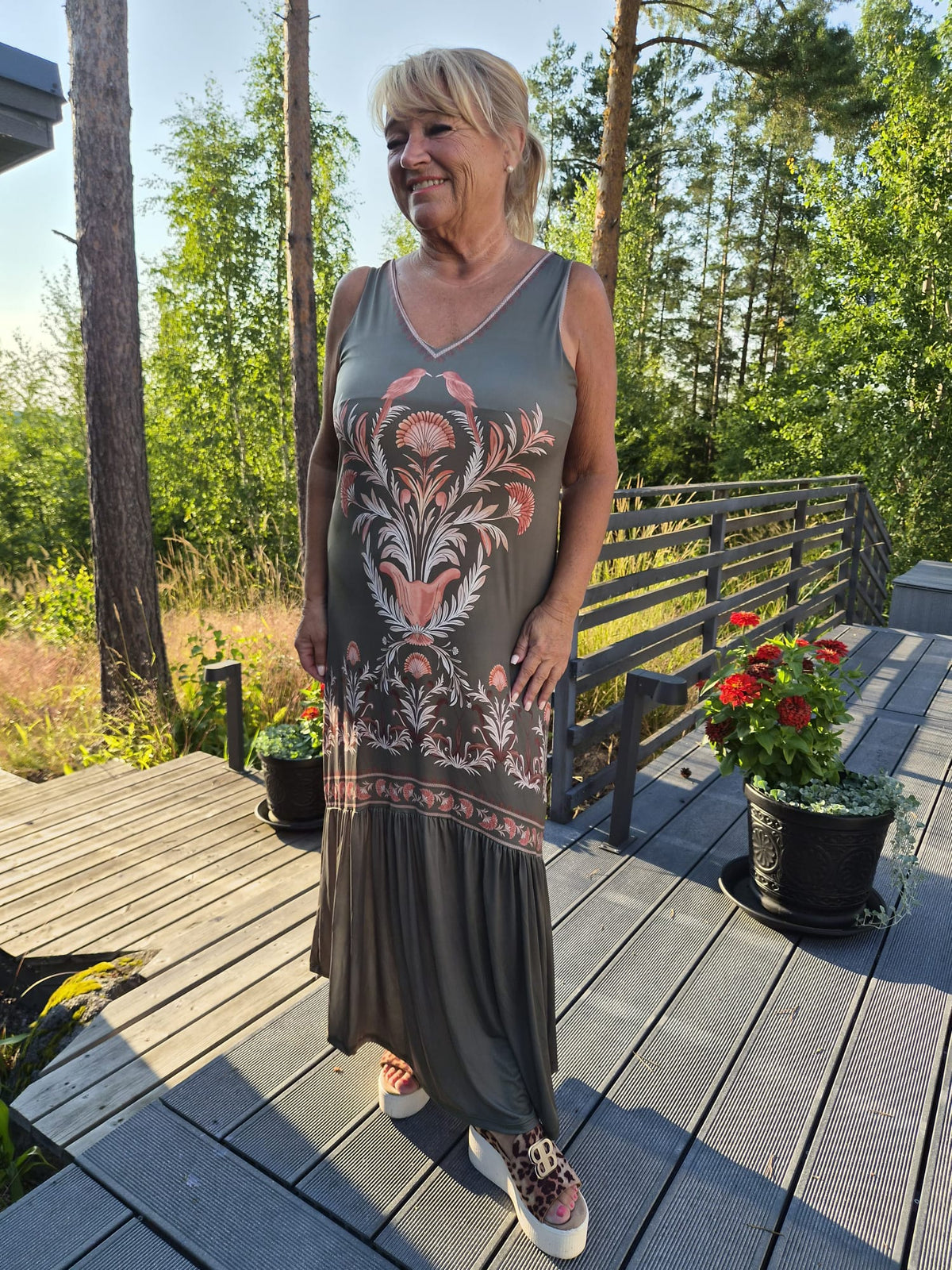 Kuviollinen pitkä mekko khaki
