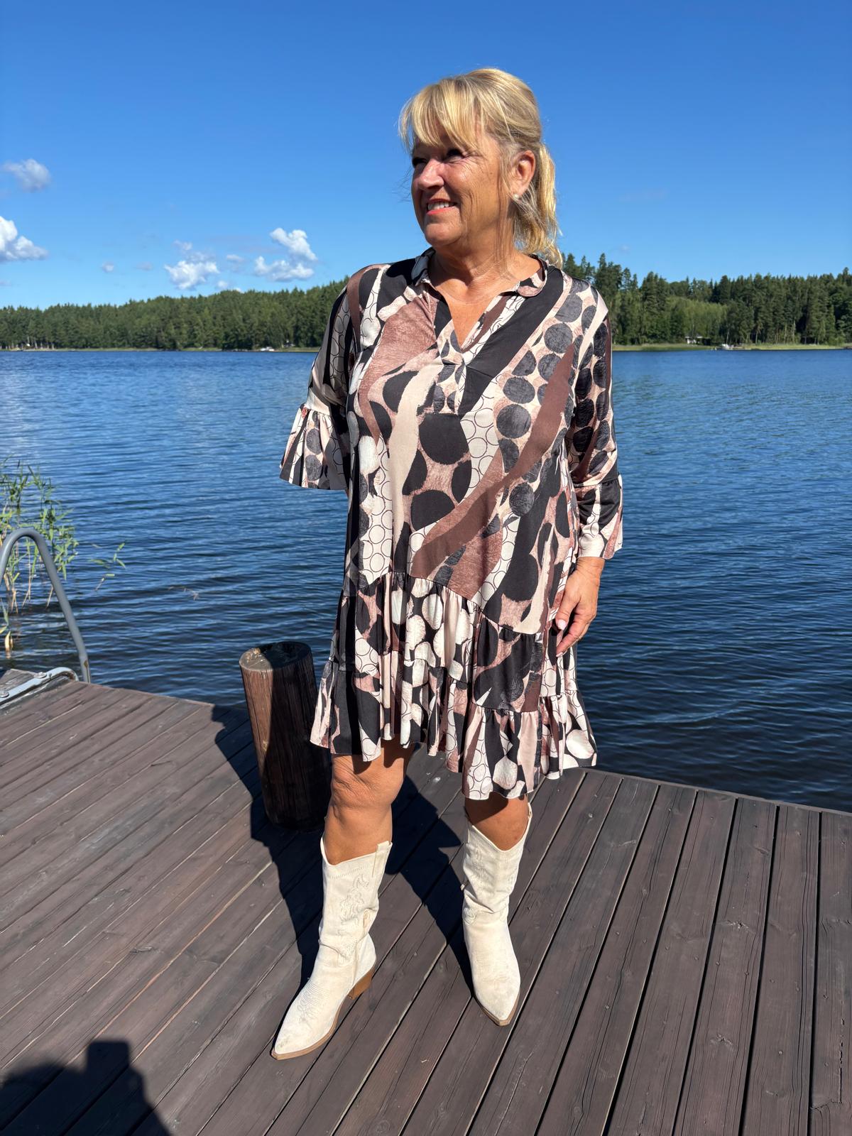 Tunikamekko (4 väriä)