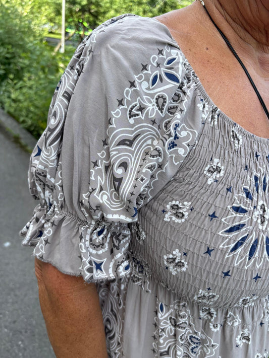 Smokkirypytys mekko beige