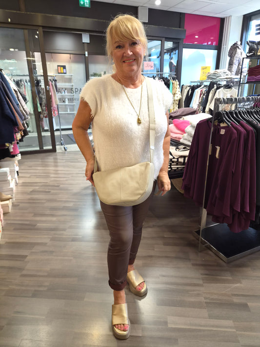 Nahkainen crossbody (5 väriä)