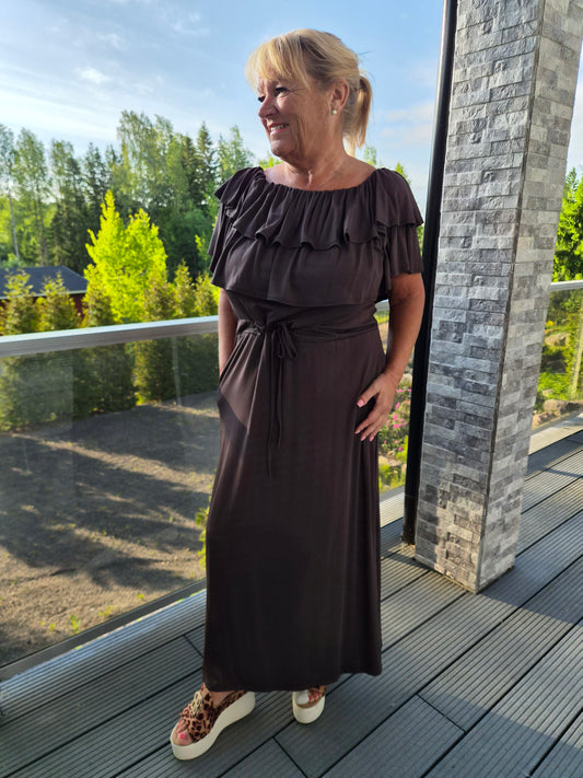 Röyhelökaulusmekko ruskea