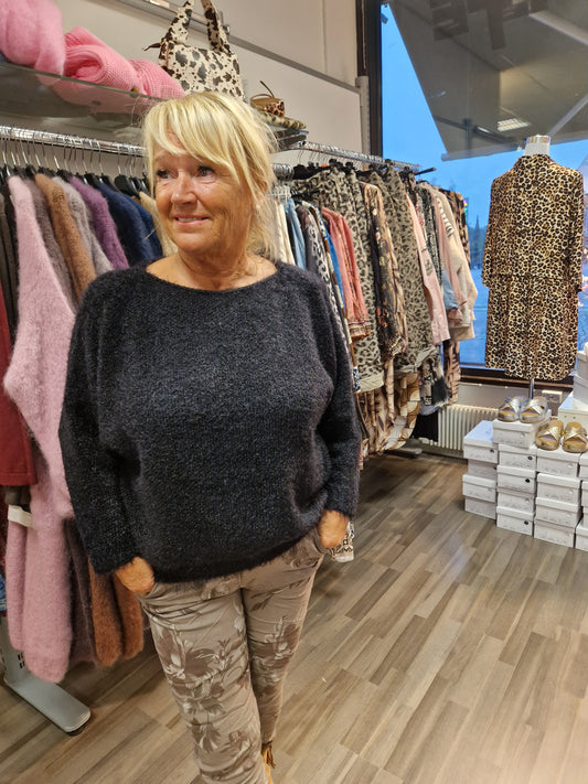 Pörröneule Anouk musta