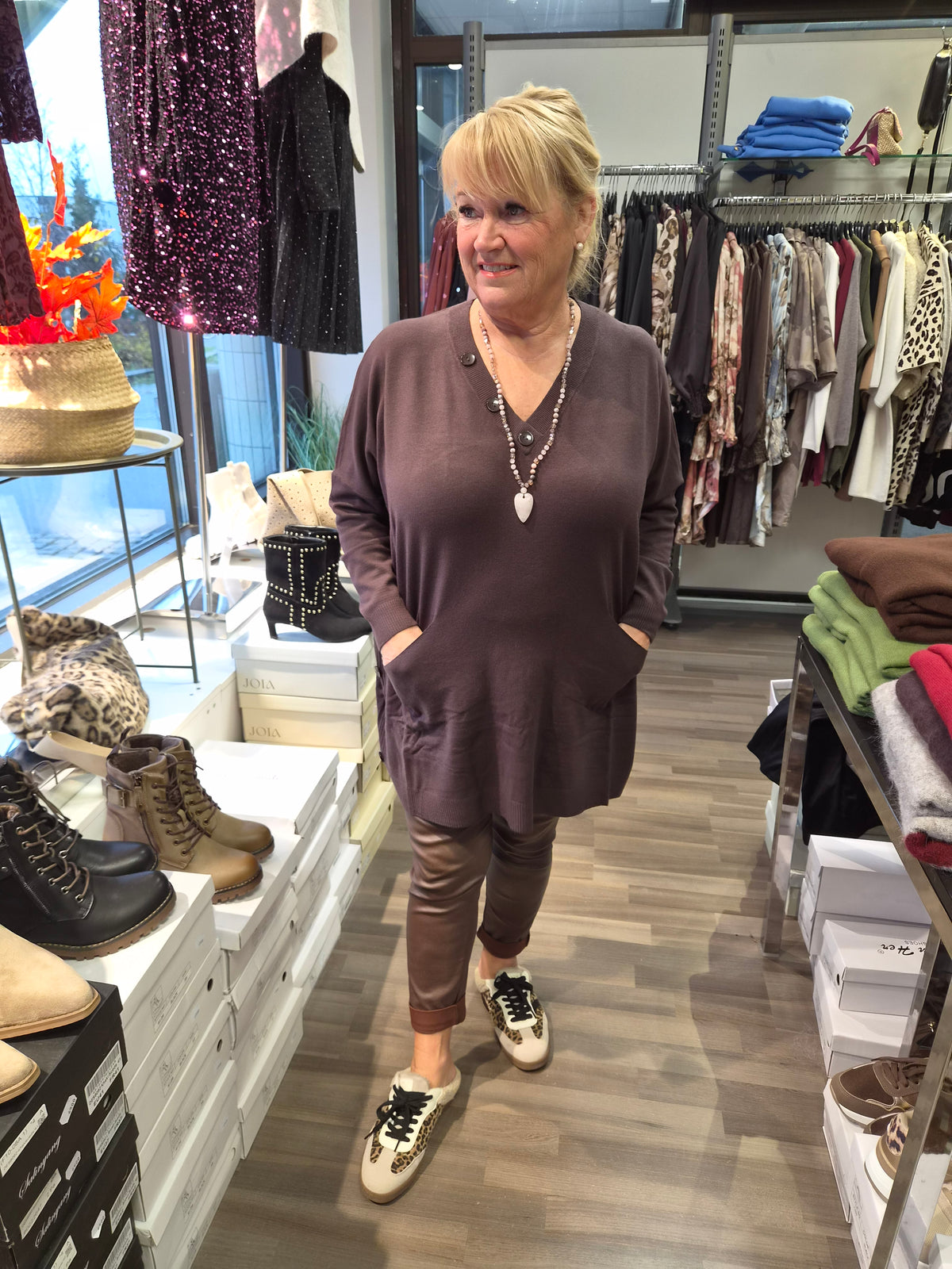 PLUSSIZE neule 5 väriä