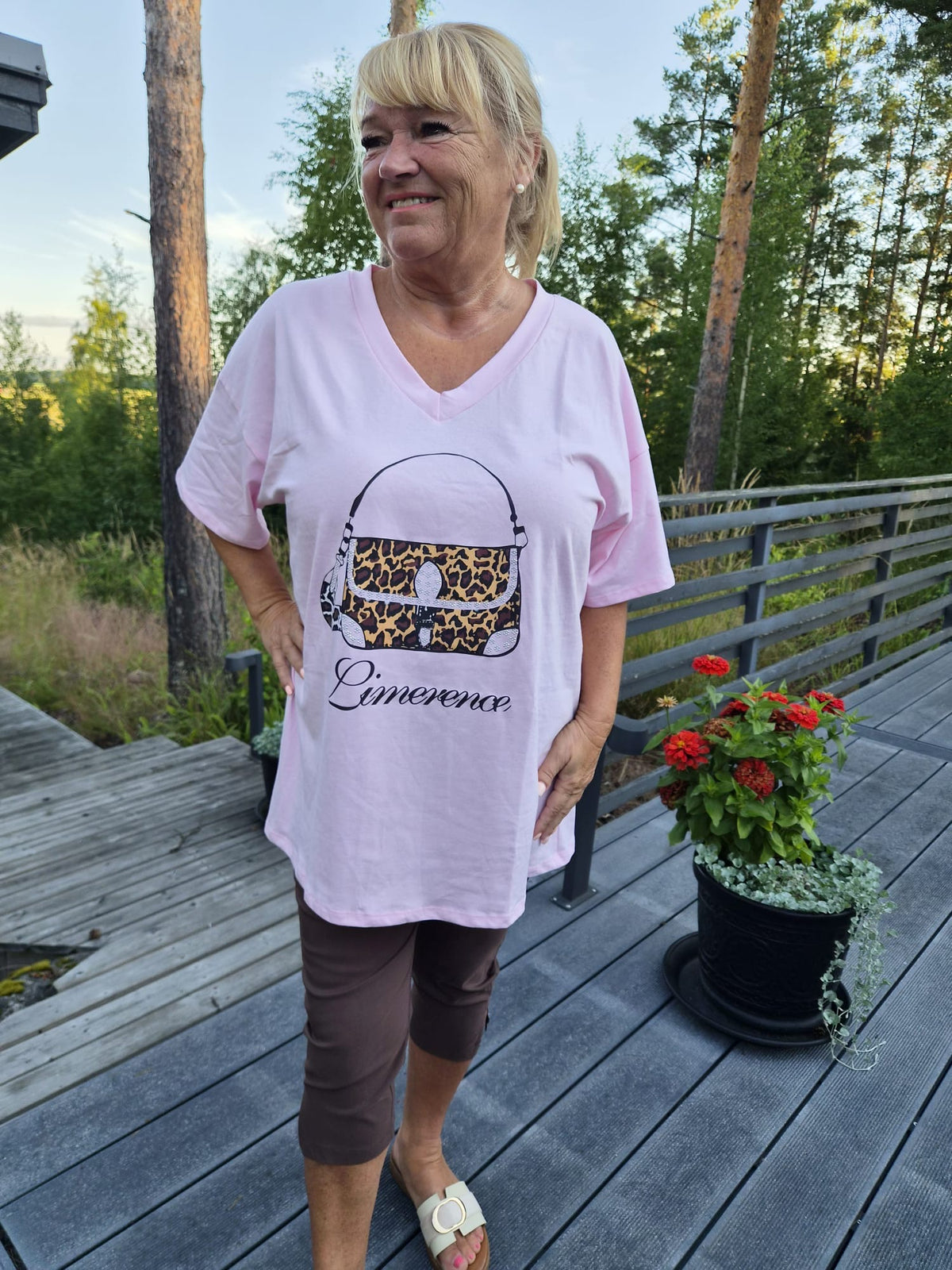 Plussize t-paita  (4 väriä)