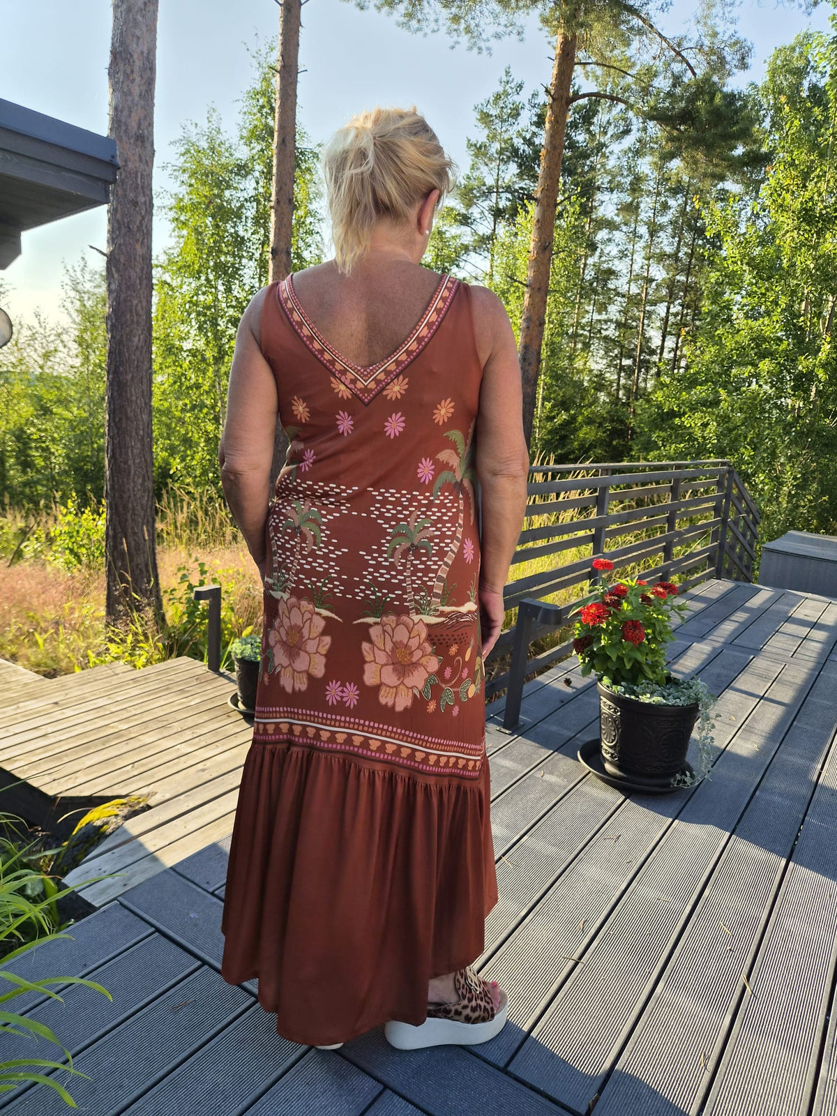 Kuviollinen pitkä mekko ruoste