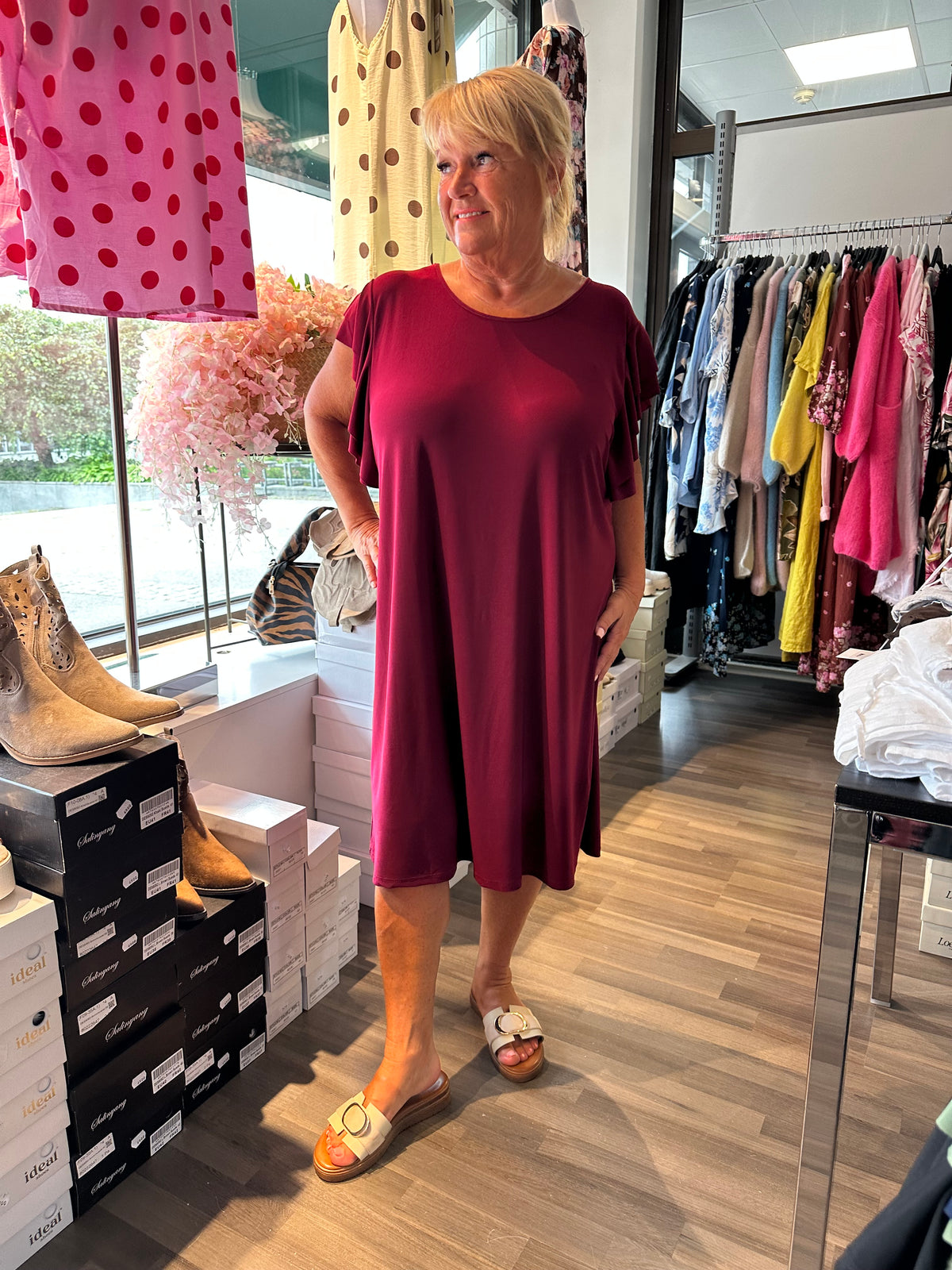 Plussize tunika/mekko röyhelöhihoilla (5 väriä)