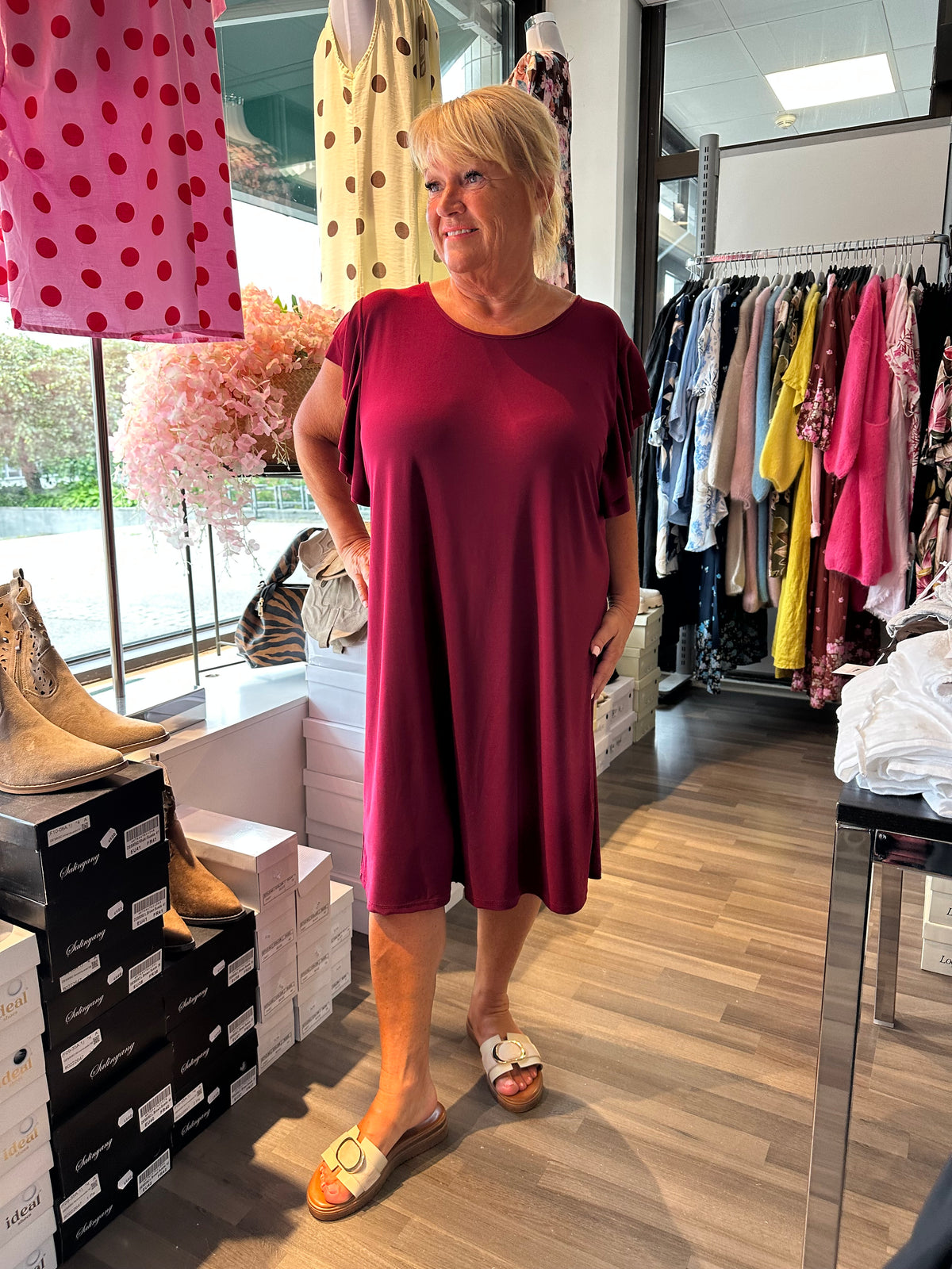 Plussize tunika/mekko röyhelöhihoilla (5 väriä)