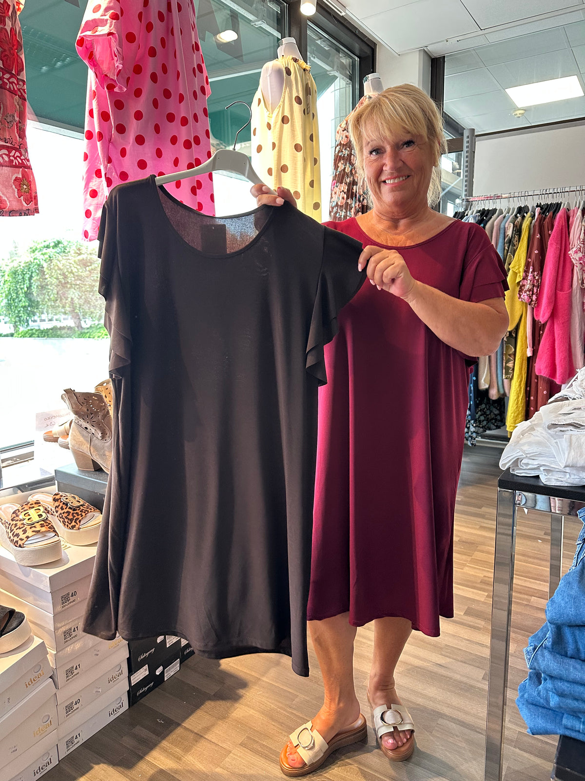 Plussize tunika/mekko röyhelöhihoilla (5 väriä)