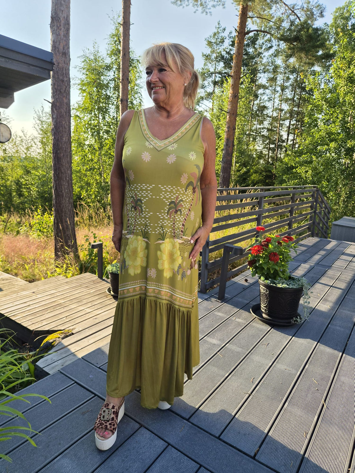 Kuviollinen pitkä mekko vihreä