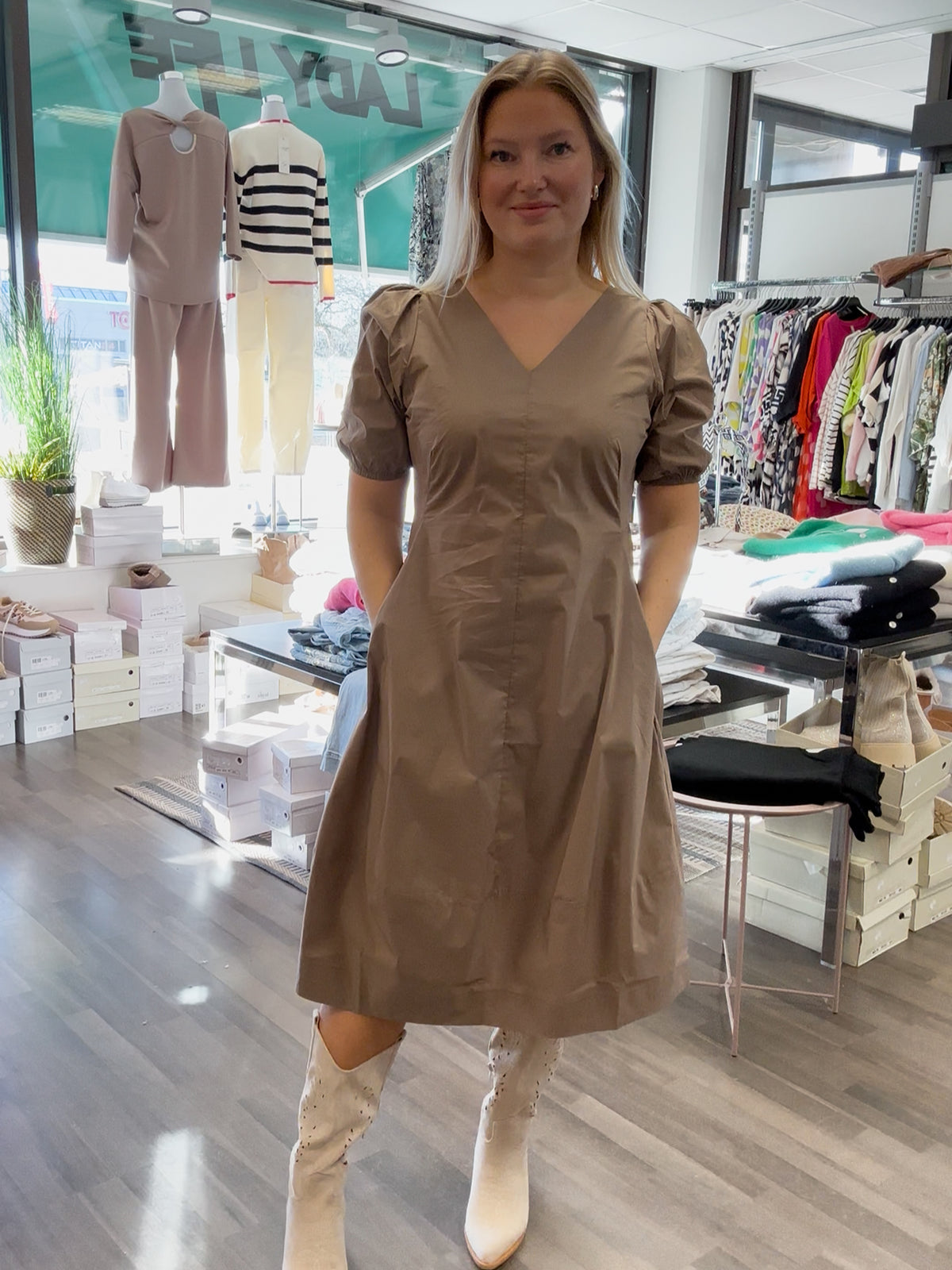 Puuvillapopliini mekko taupe
