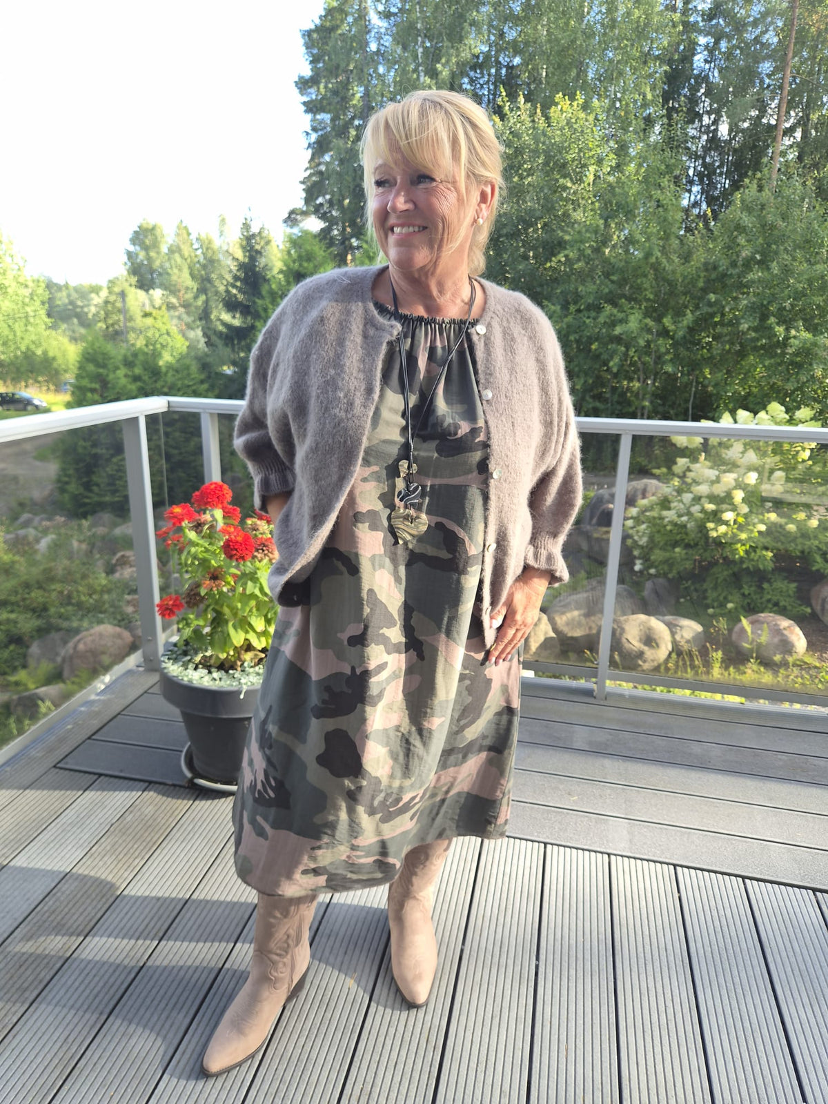 Viskoosimekko Sarai Camo