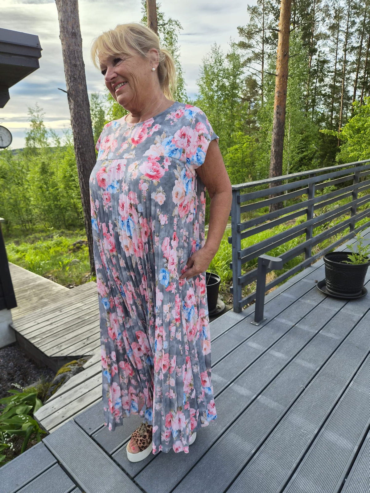 Kuviollinen pliseerattu mekko (5 väriä)