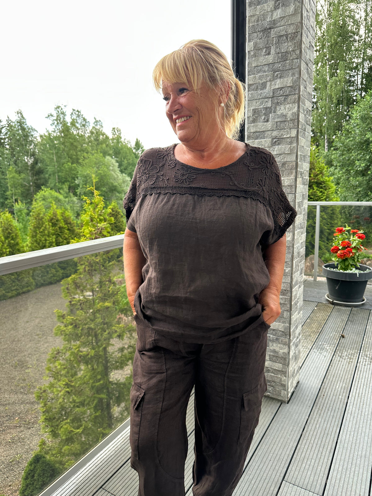 Pellavapusero pitsisellä yläosalla (7 väriä)