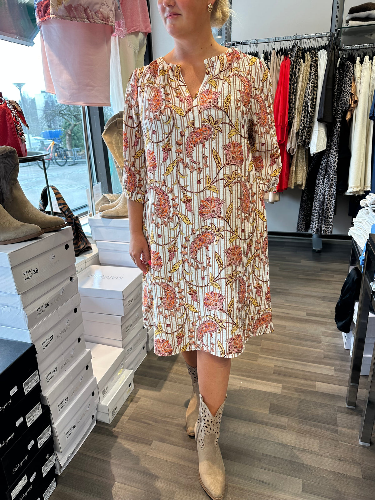 Kuviollinen viskoosimekko Camel