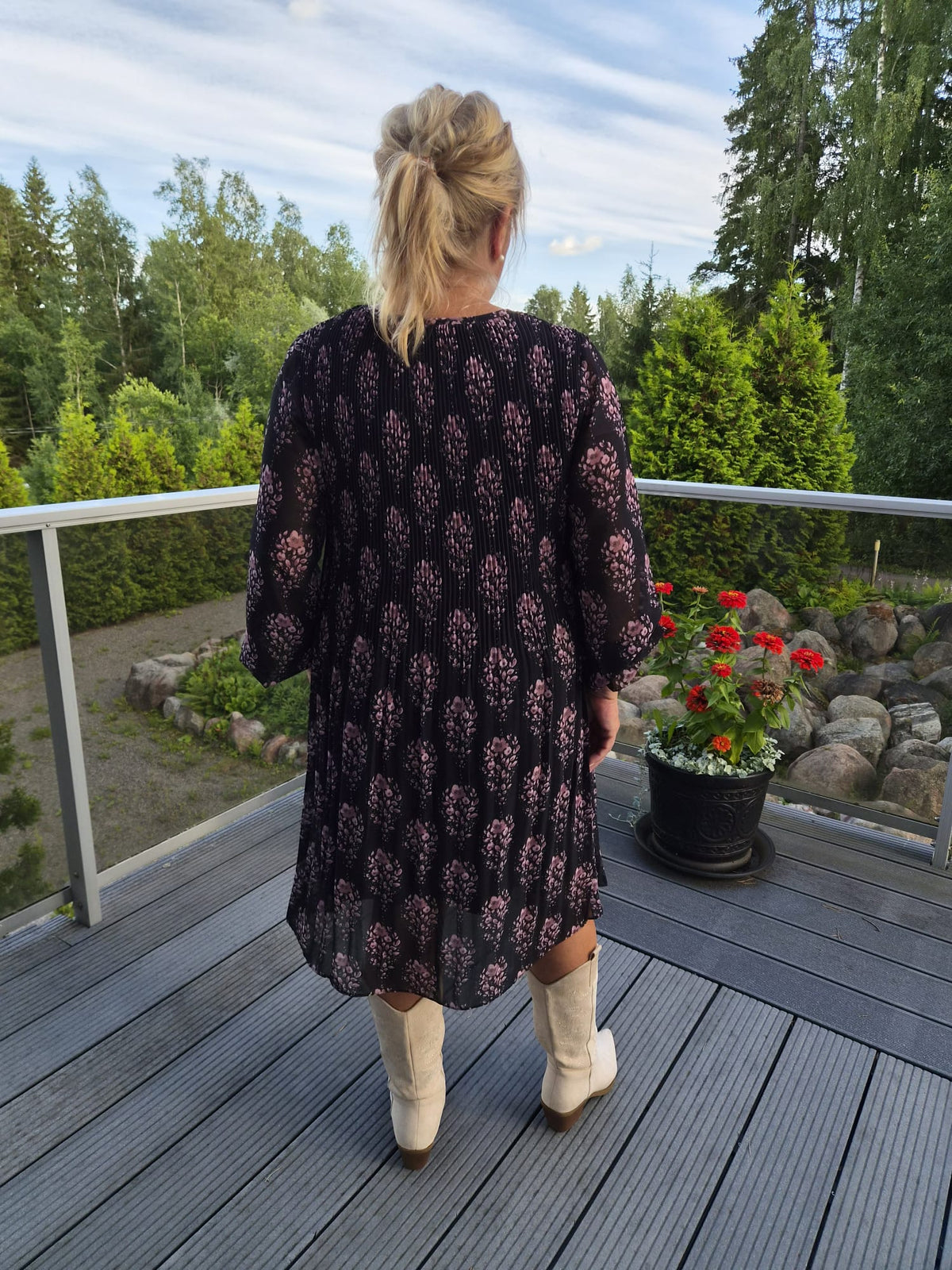 Pliseerattu mekko Kandriina