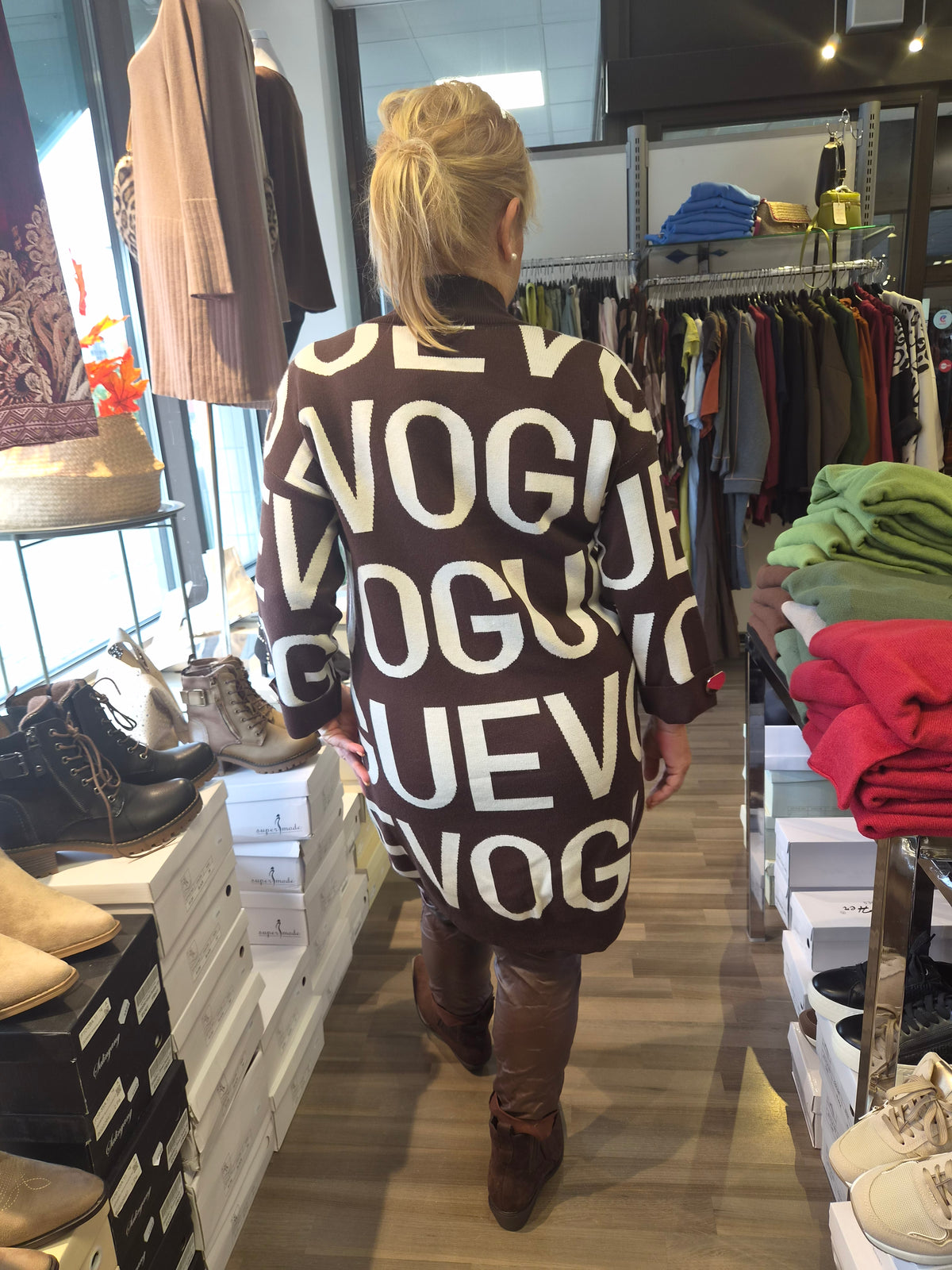 VOGUE neuletunika  (4 väriä)