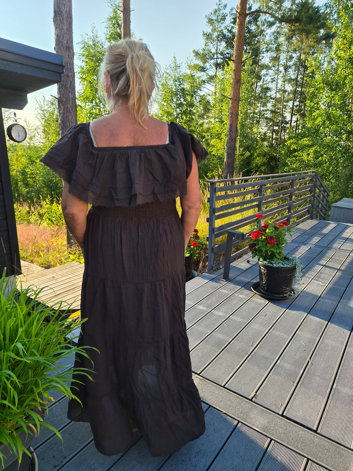 Puuvillamekko röyhelökaulus  tumma ruskea