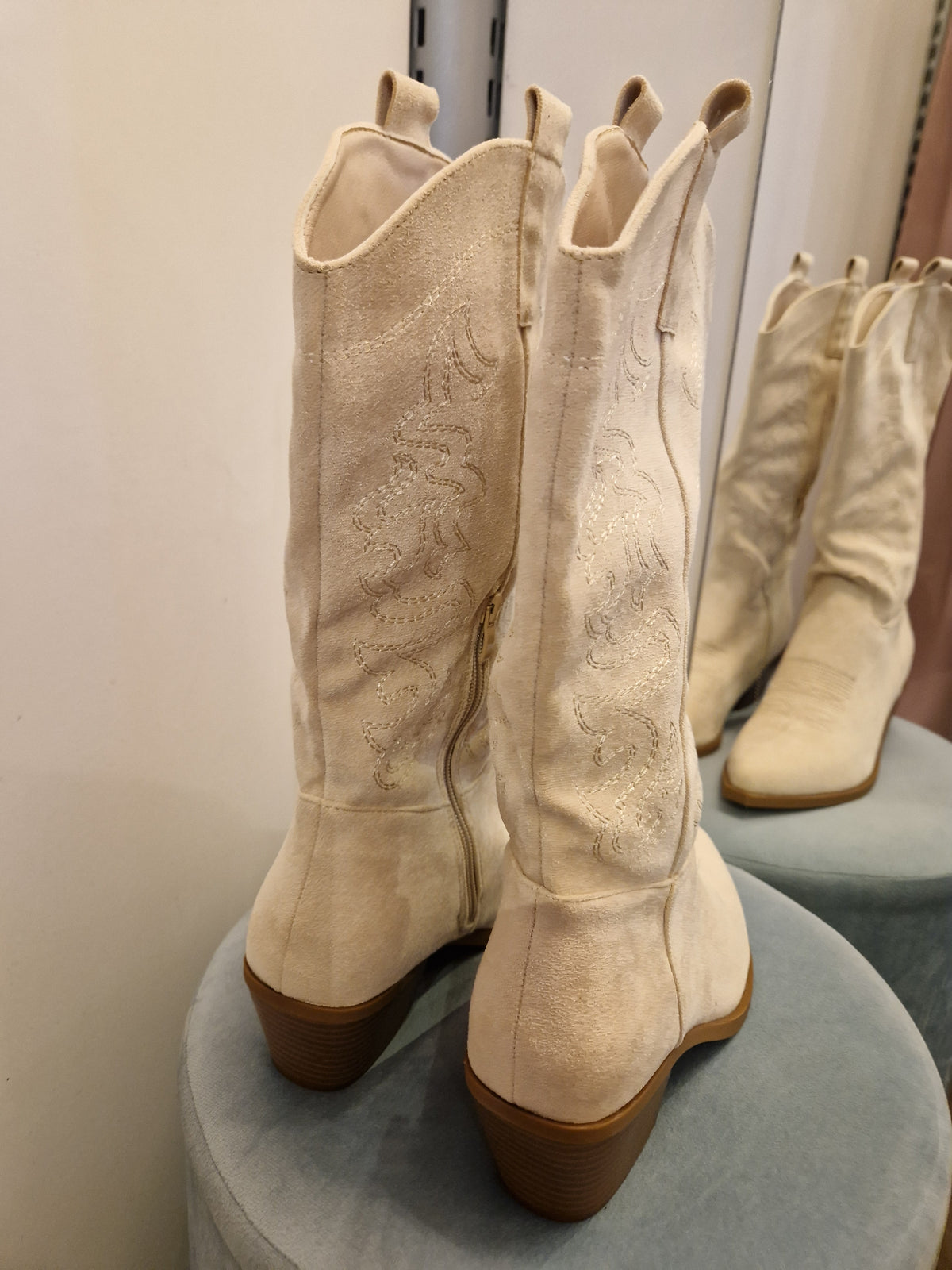 Cowboy bootsit  vaalea beessi