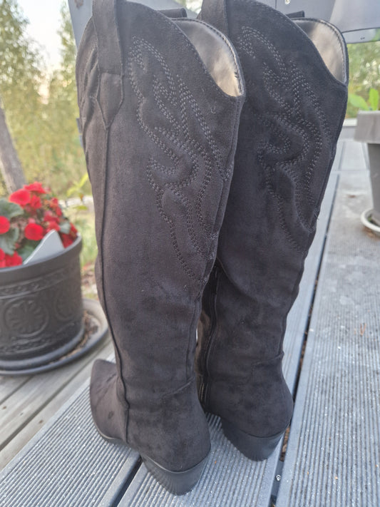 Cowboy bootsit musta "mokkaa"
