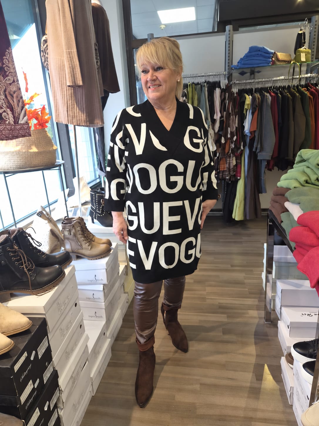 VOGUE neuletunika  (4 väriä)
