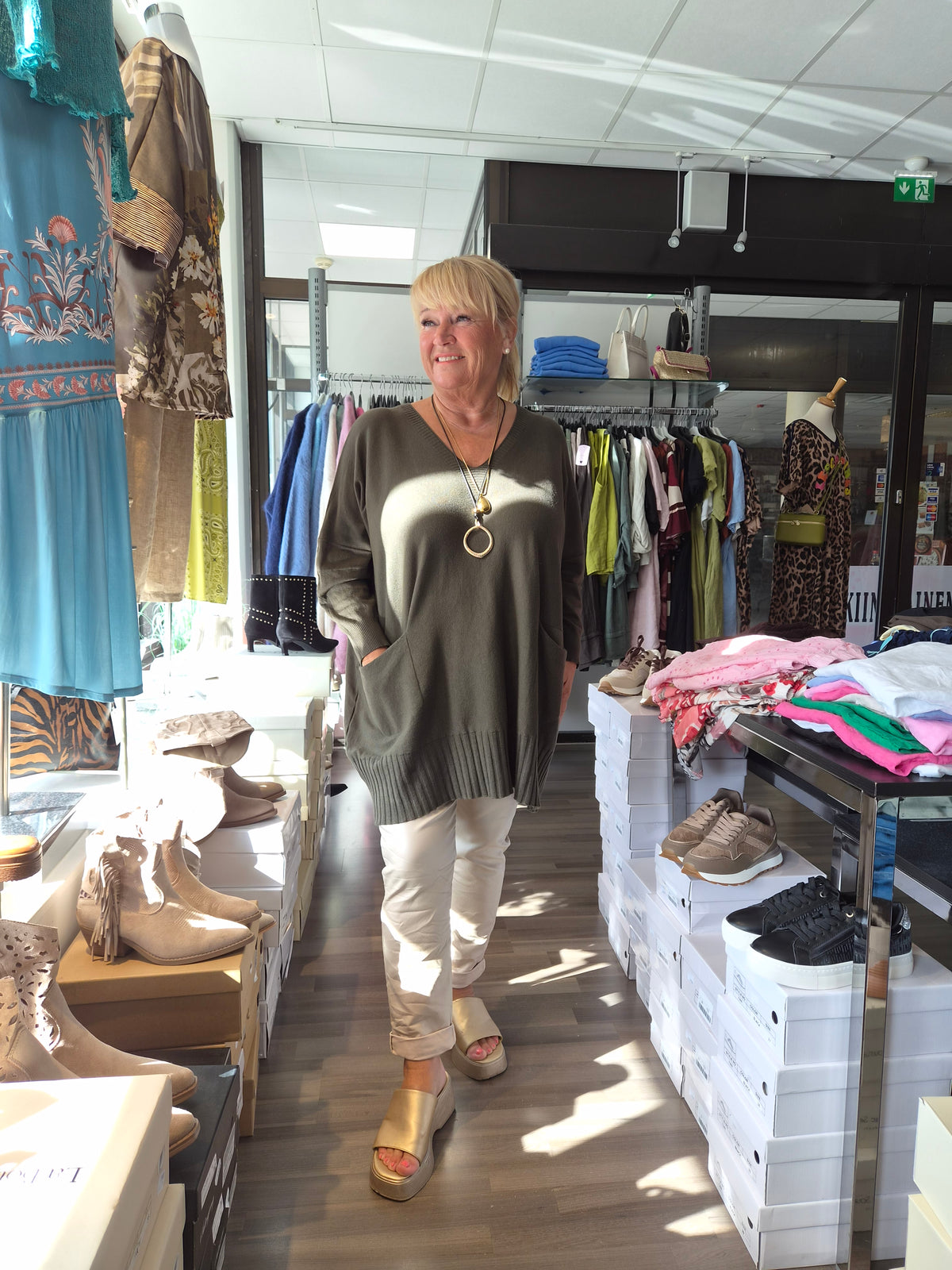 Taskullinen oversize neule  (5 väriä)