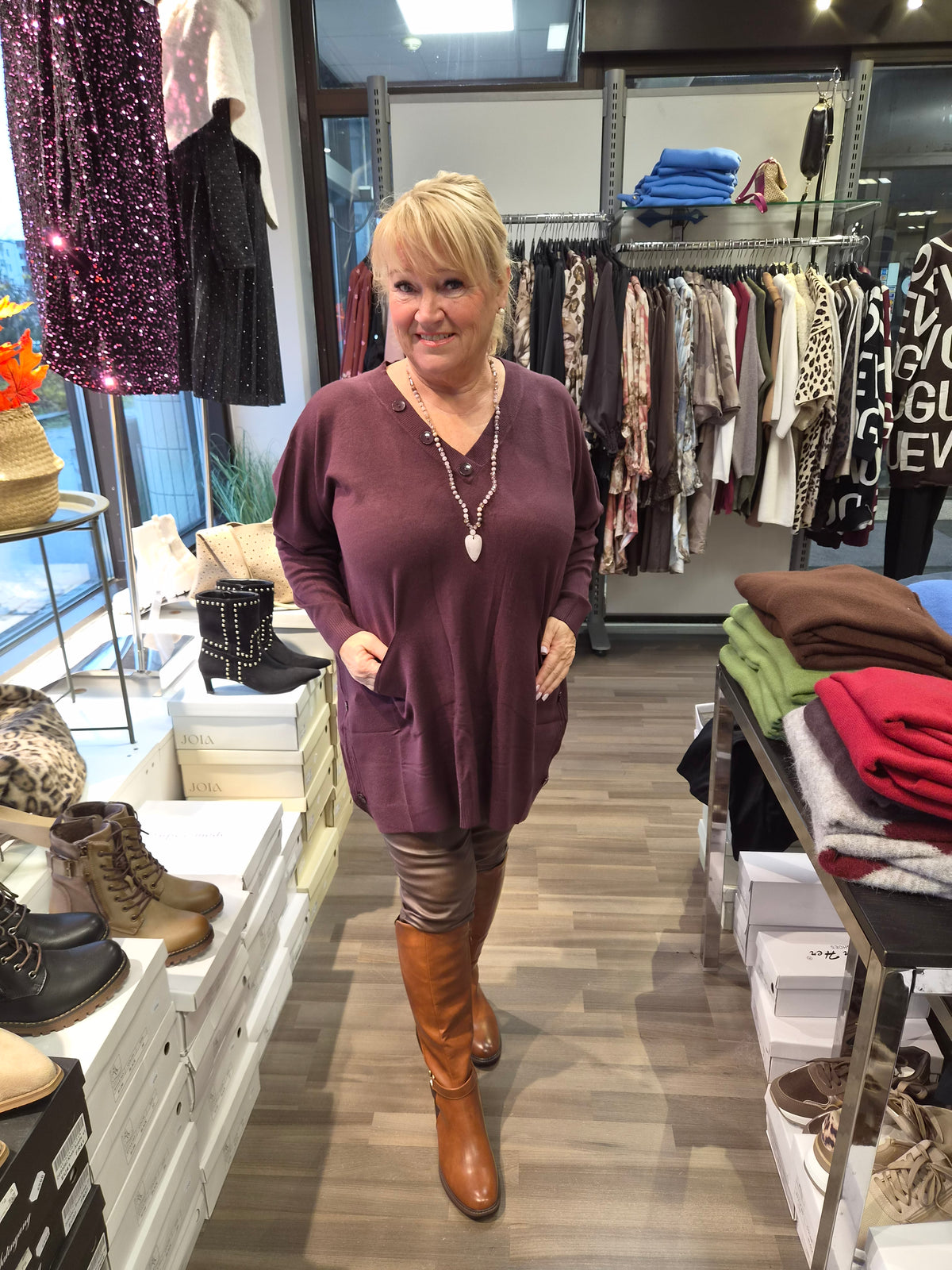 PLUSSIZE  neule  5 väriä